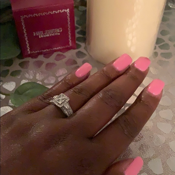 Helzberg 💍Diamonds Engagement Ring💍 - Picture 5 of 6